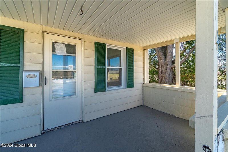 2nd image of 4 Allen Street