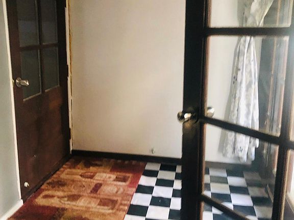 First room, possible Sun room, breakfast nook, library or office