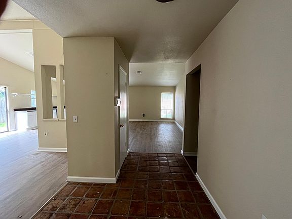 3rd image of 4627 La Marquesa St