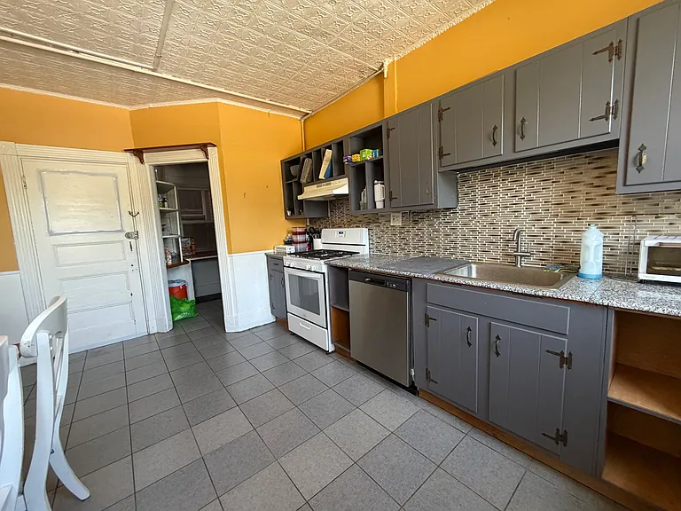 18 Dudley St #2 — Photo 6