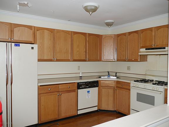 5th image of 715-7 Zlotkin Cir