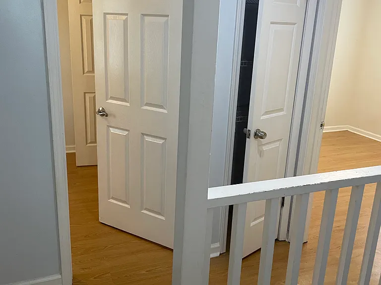 4475 Longley Ln — Photo 31