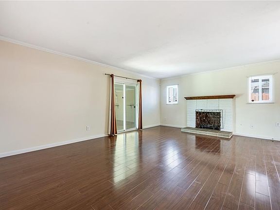 3rd image of 10730 Shedden Dr