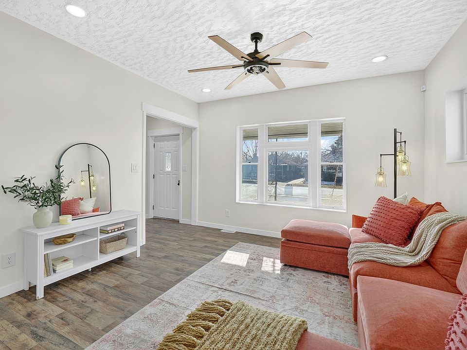 1st image of 902 27th St