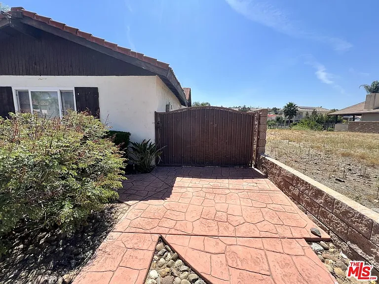 21963 Strawberry Ln — Photo 19