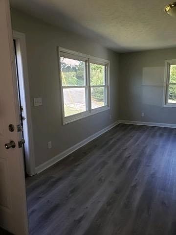 1st image of 3919 Bond Dr