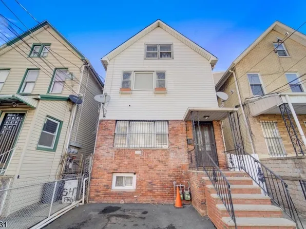 545 Franklin St, Elizabeth City, NJ 07206