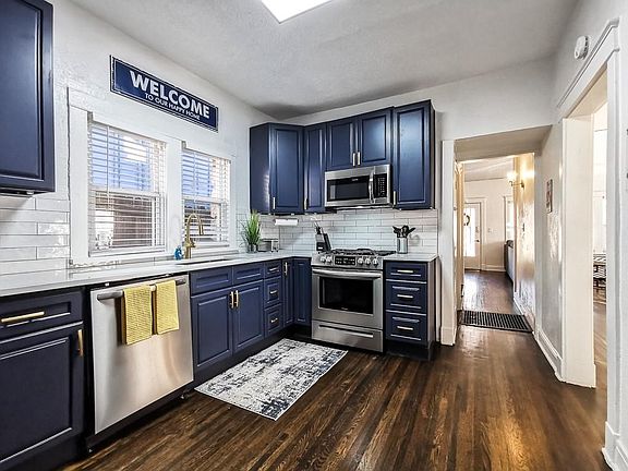 4th image of 4548 Mercier St