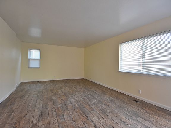 5th image of 7422 Kimball Ave #1