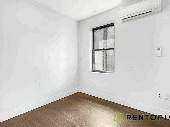 4th image of 771 Lexington Ave #3U