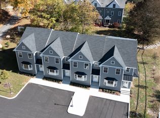 670 E Main St, Jefferson Valley, NY 10535