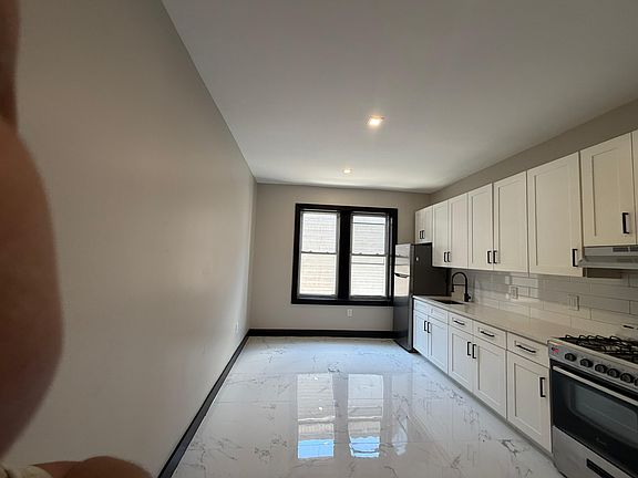 2nd image of 55 Lincoln St APT 207