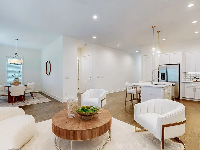 425 Herringbone Ct — Photo 6