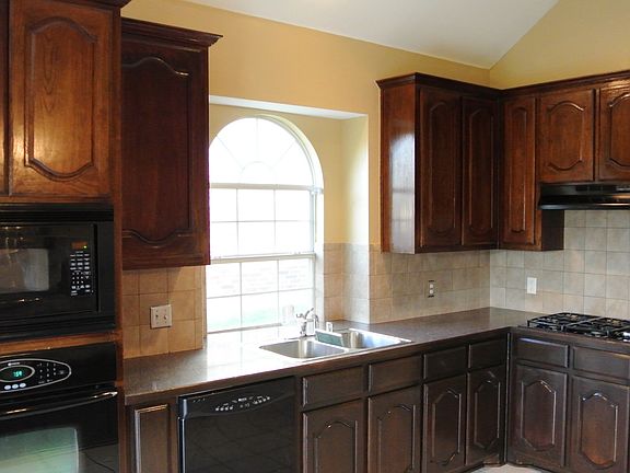 3rd image of 5408 Meadow Valley Dr
