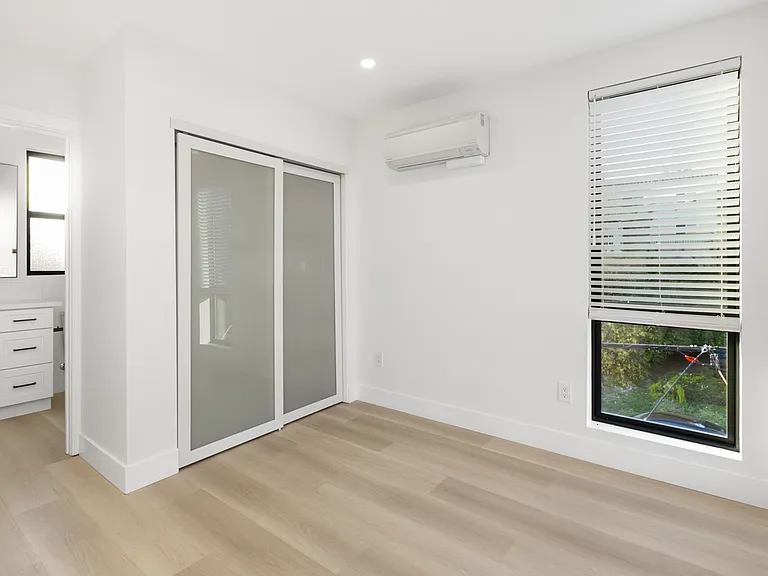 5727 Lauretta St #3 — Photo 10