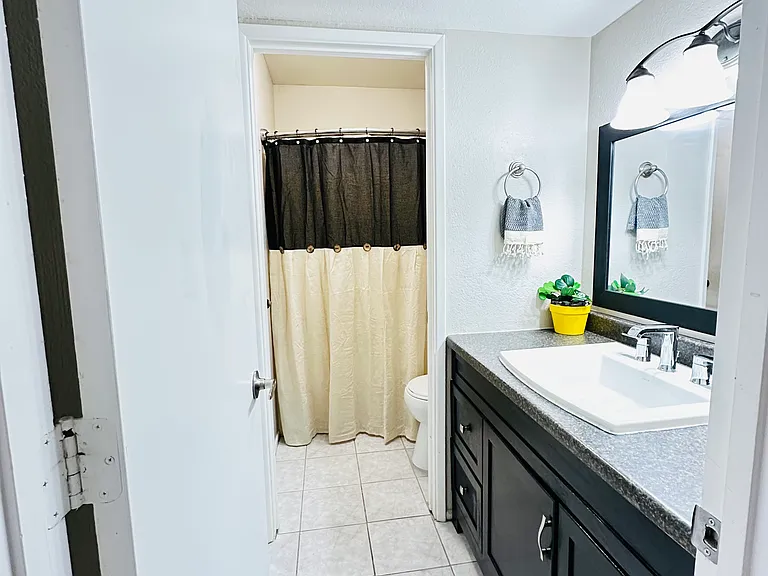 2838 E Beck Ln #3 — Photo 20