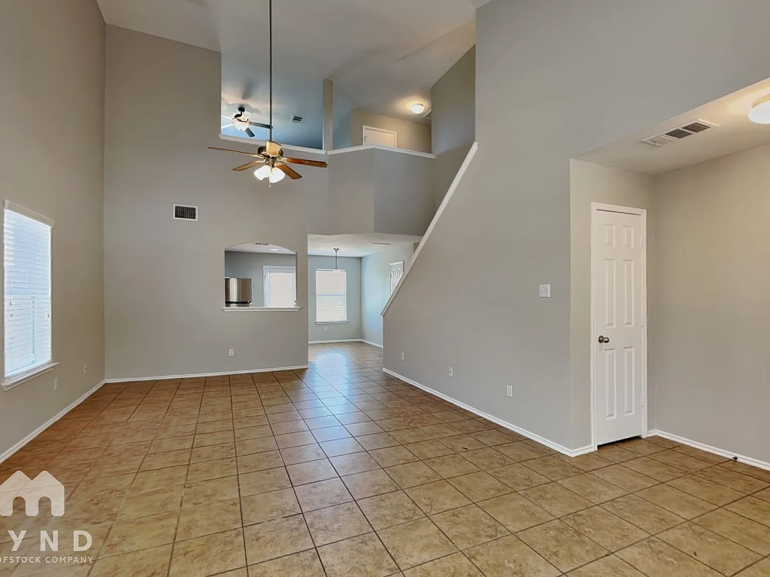 4 bed, 2.5 bath, 2090 sqft, $2,245 — Photo 3