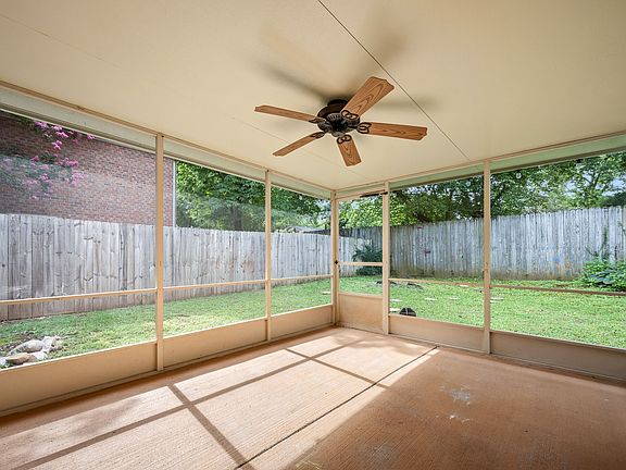 2nd image of 228 Hillside Ct