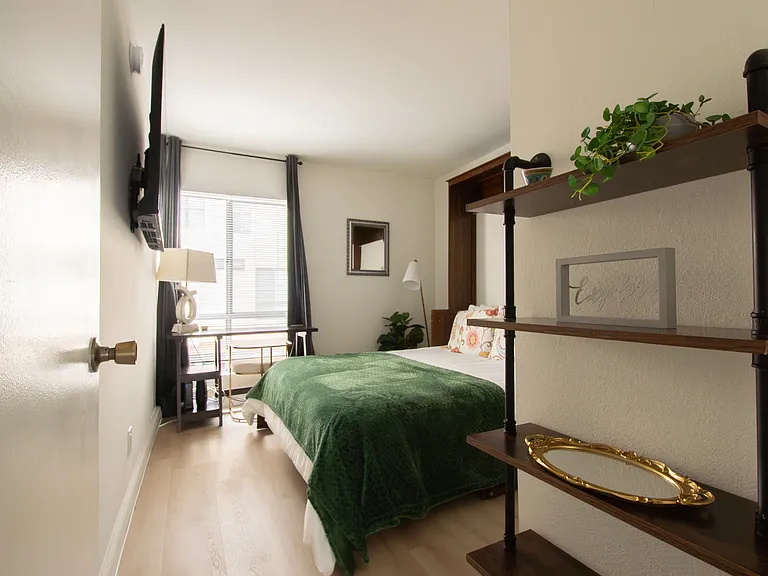 5245 Coldwater Canyon Ave #C — Photo 29