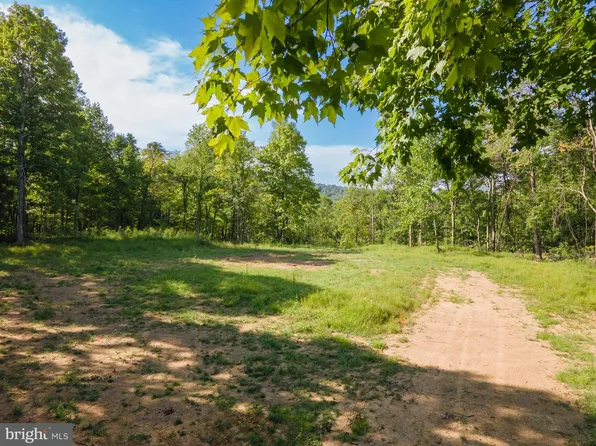 Sir Johns Run Rd, Berkeley Springs, WV 25411