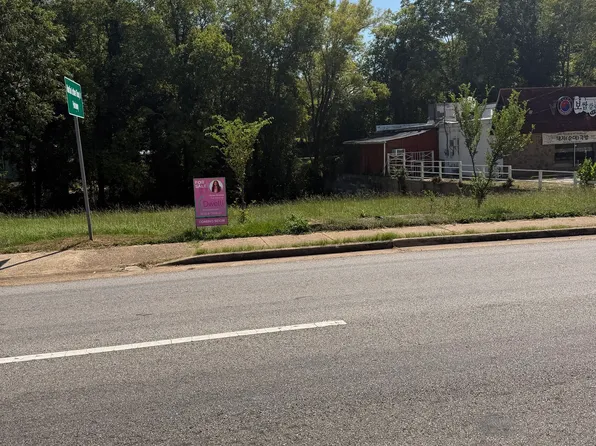 504 E 10th St, West Point, GA 31833