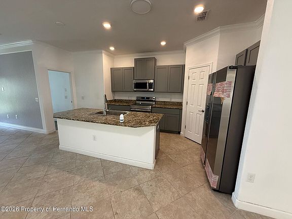 4th image of 950 Terra Vista St