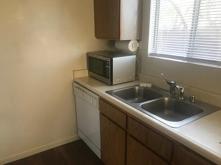 3032 Catalpa Ct #3 — Photo 10