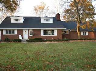 18904 Hannan Rd, New Boston, MI 48164