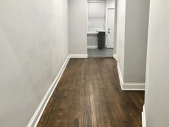 4th image of 4709 N Albany Ave #3