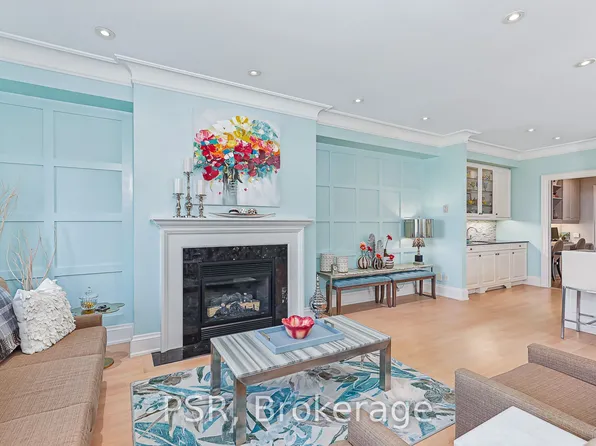 40 Trott Blvd #305, Collingwood, ON L9Y 5K5