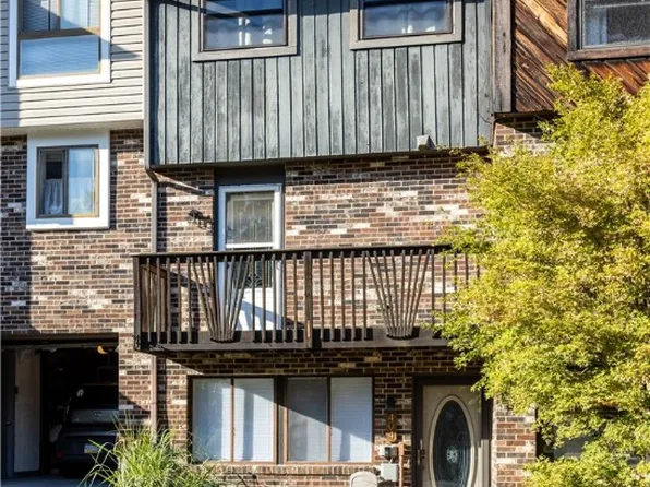 404 Bayberry Ln, Imperial, PA 15126