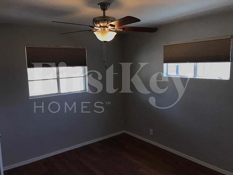 1205 W Highland Ave — Photo 15