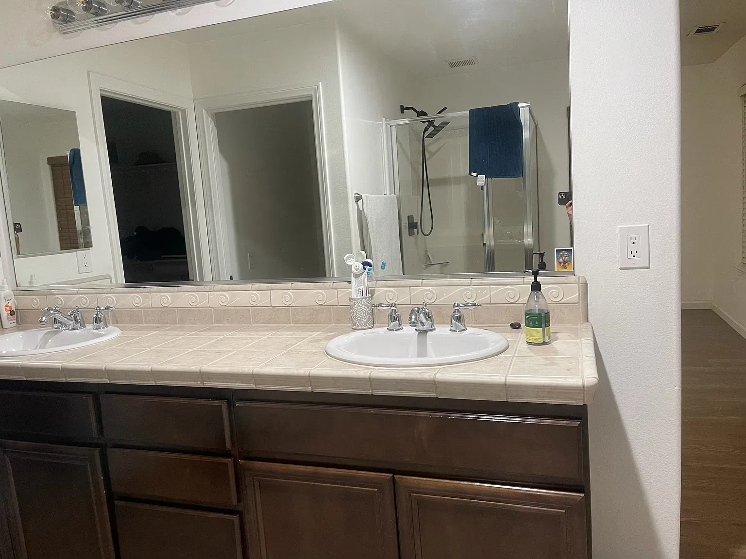3 bed, 2.5 bath, 1874 sqft, $3,500 — Photo 3