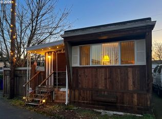 19605 River Rd Unit 104, Gladstone, OR