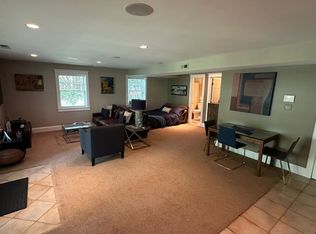 4225 19th St N, Arlington, VA 22207