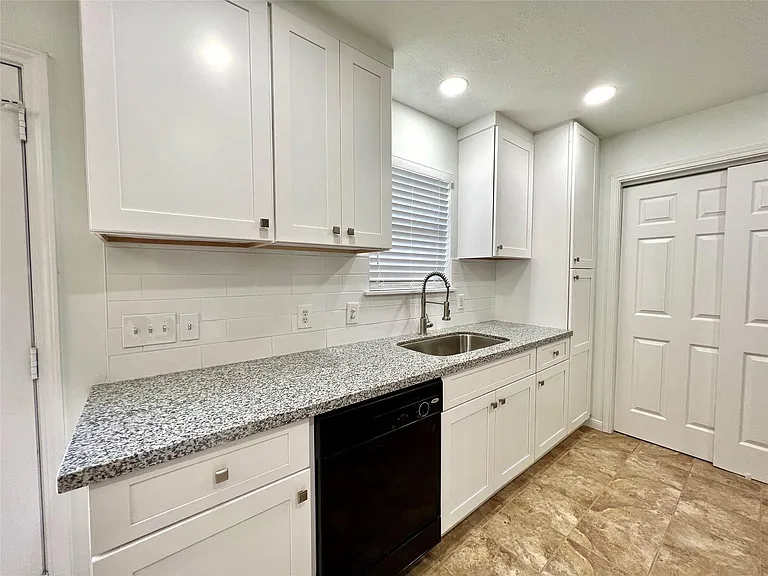 947 Grand Junction Dr — Photo 11