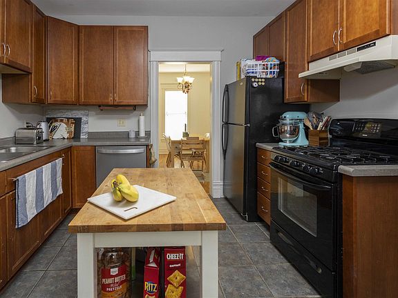 5th image of 1002 Vassar Ave