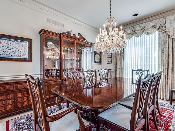 3rd image of 1705 Driskill Dr