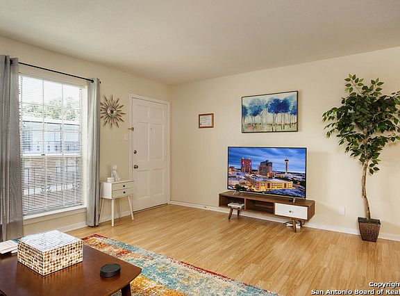 5th image of 8401 N New Braunfels Ave APT 211A