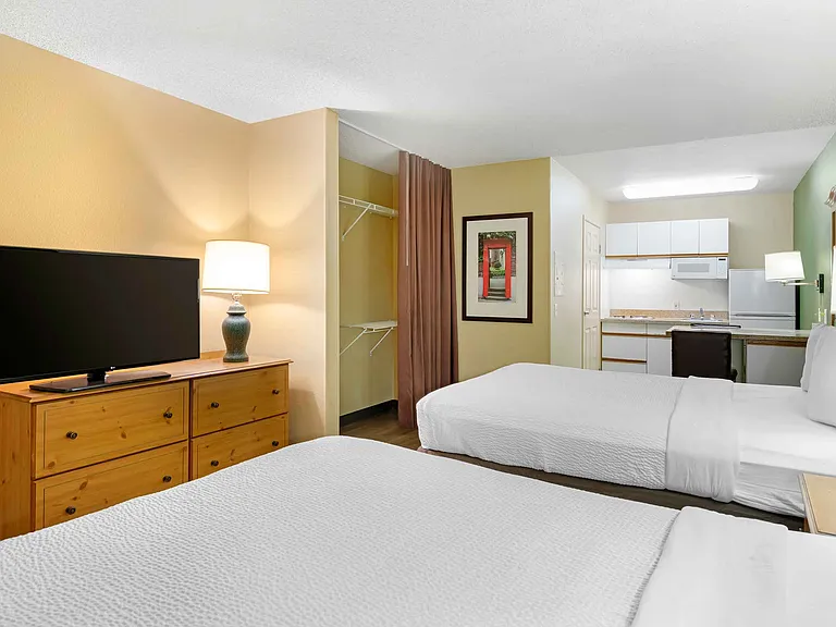 Studio Suite - 2 Queen Beds