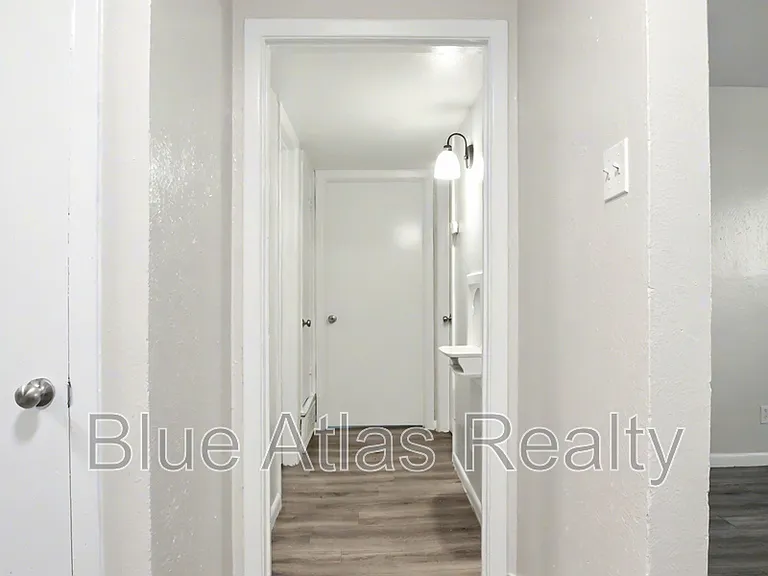 411 E Polk St #1 — Photo 8