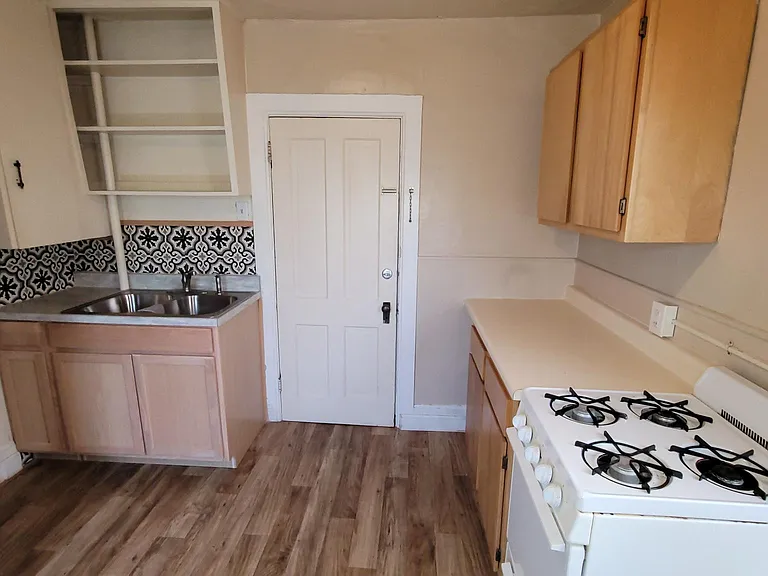 1036 Rood Ave #4 — Photo 20