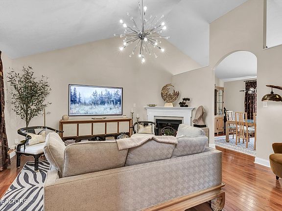 3rd image of 3305 Franklin Creek Ln