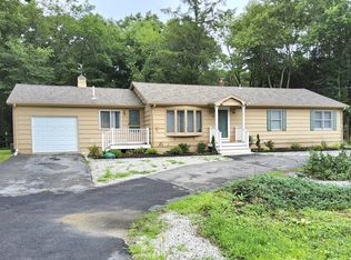 46 Lake Pkwy, Webster, MA 01570