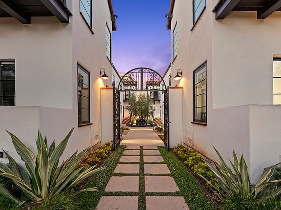 4th image of 332 N Oakhurst Dr #334-103