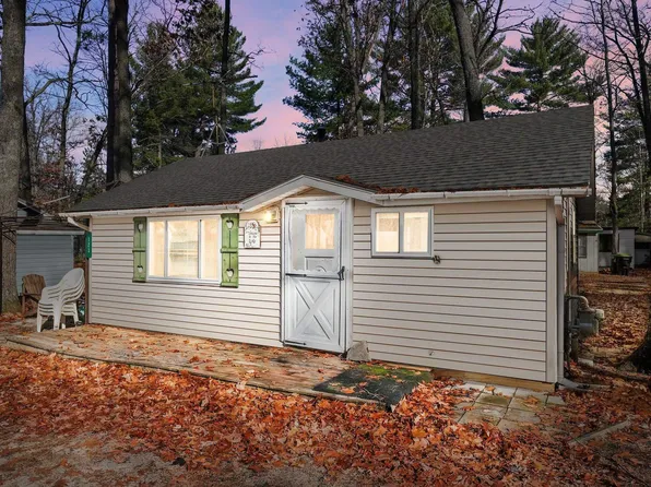 123 Gratiot Legion Dr, Roscommon, MI 48653