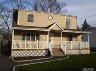 133 W 20th St, Deer Park, NY 11729