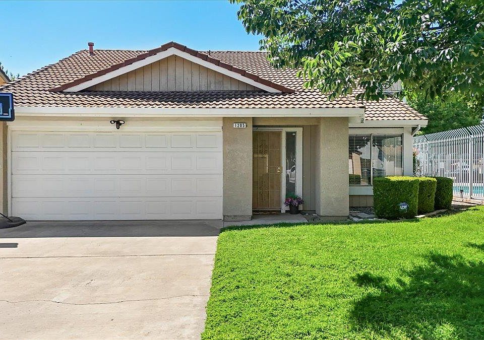 1st image of 1205 Courtney Way