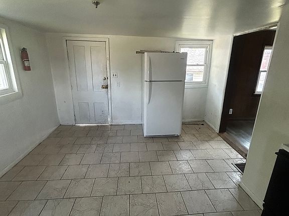 3rd image of 176 S Howard Ave