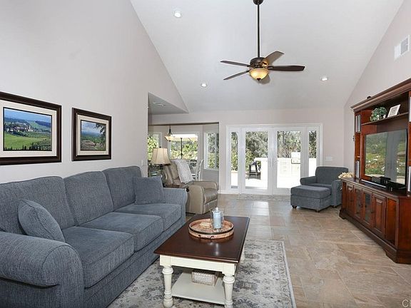 3rd image of 302 Calle Bonita